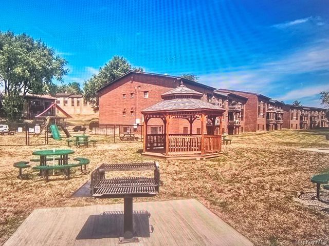 3 Charles Lane 1E, Pomona, NY 10970