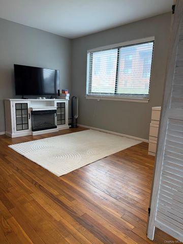 3 Charles Lane 1E, Pomona, NY 10970