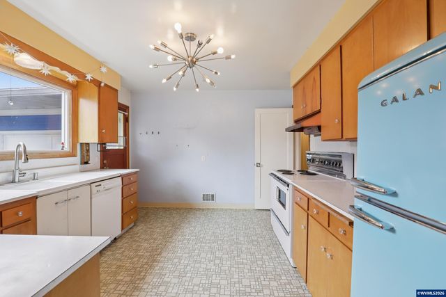 1845 24th St NE, Salem, OR 97301