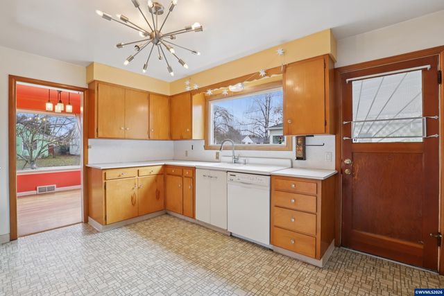 1845 24th St NE, Salem, OR 97301