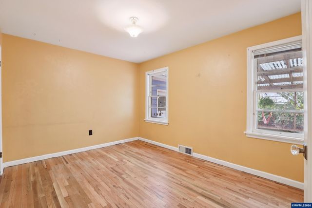 1845 24th St NE, Salem, OR 97301