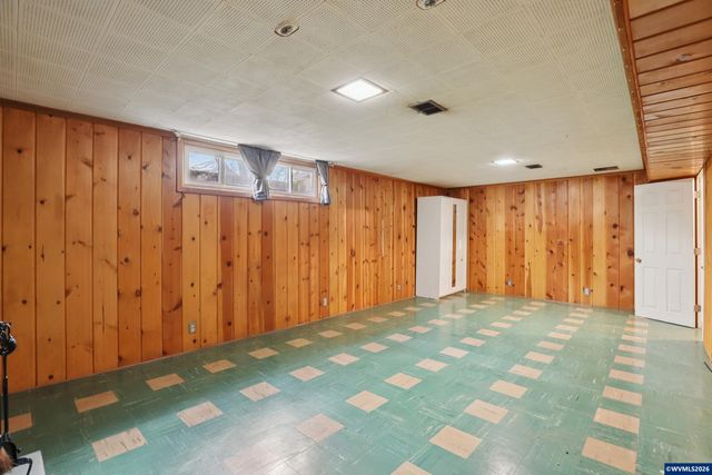 1845 24th St NE, Salem, OR 97301