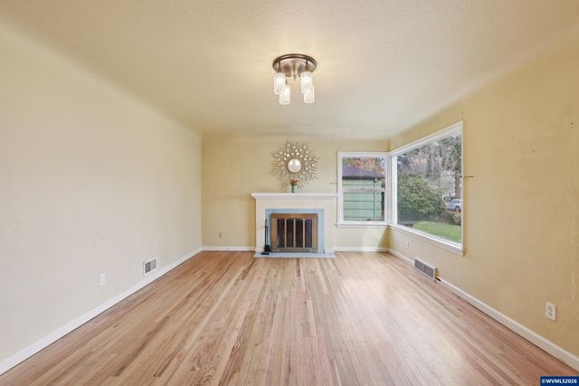 1845 24th St NE, Salem, OR 97301