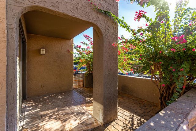 3825 E Camelback Road Unit 137, Phoenix, AZ 85018
