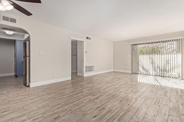 3825 E Camelback Road Unit 137, Phoenix, AZ 85018