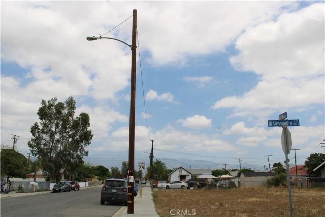 8 S Alessandro, San Jacinto, CA 92583
