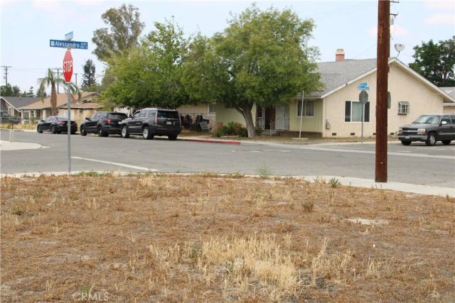8 S Alessandro, San Jacinto, CA 92583