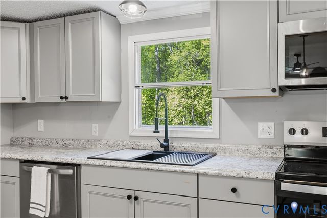 5599 Mountcastle Rd, New Kent, VA 23140