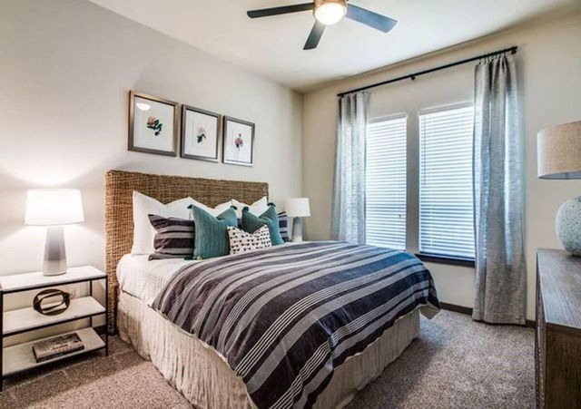 935 N Wilcrest 3003, Houston, TX 77079