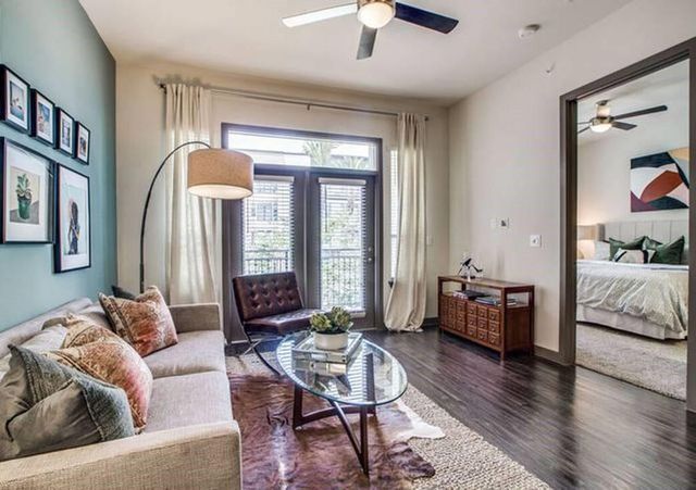 935 N Wilcrest 3003, Houston, TX 77079
