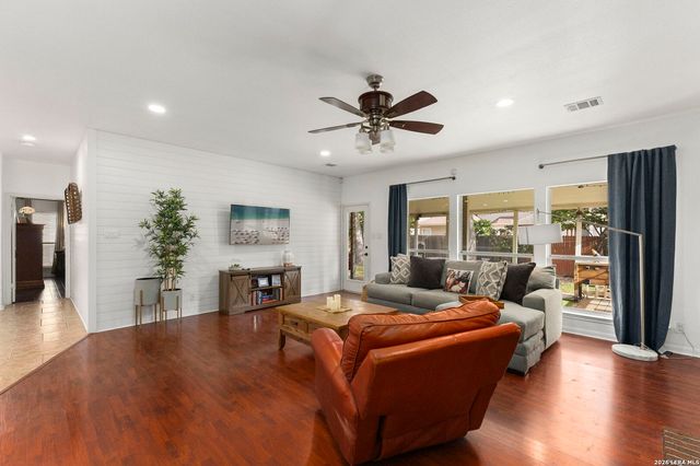 13506 Chamber Oaks, San Antonio, TX 78231