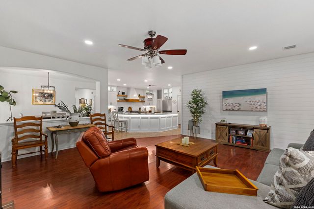 13506 Chamber Oaks, San Antonio, TX 78231