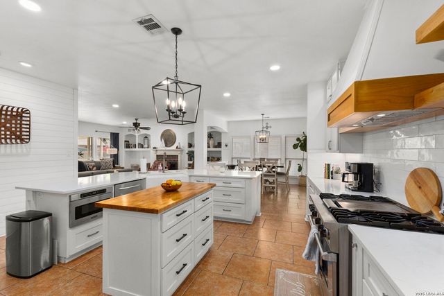 13506 Chamber Oaks, San Antonio, TX 78231