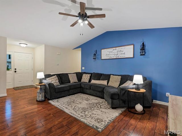 42 N Kern Drive, O'fallon, MO 63366