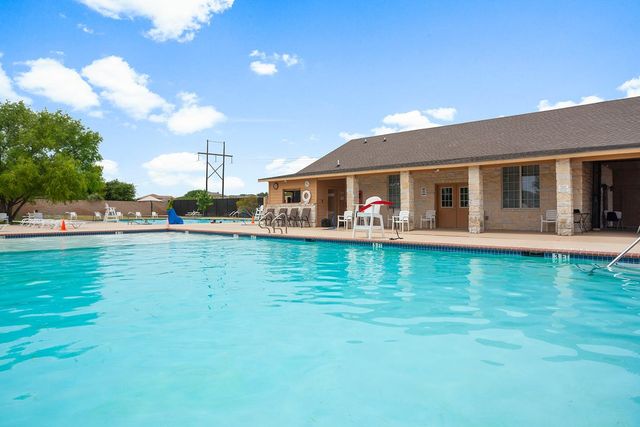 252 Firefox WAY, Jarrell, TX 76537