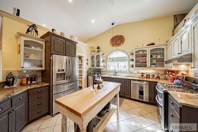 147 N 100 W, Blackfoot, ID 83221