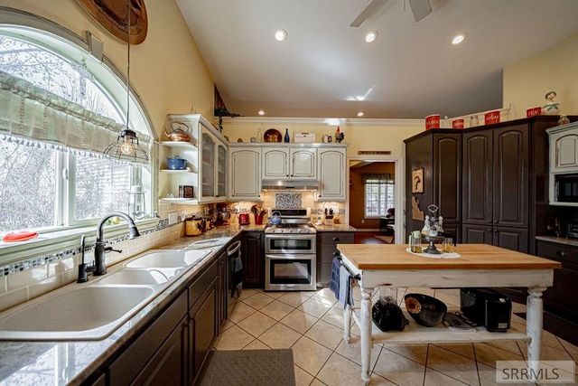 147 N 100 W, Blackfoot, ID 83221