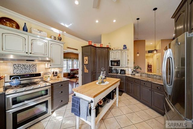 147 N 100 W, Blackfoot, ID 83221