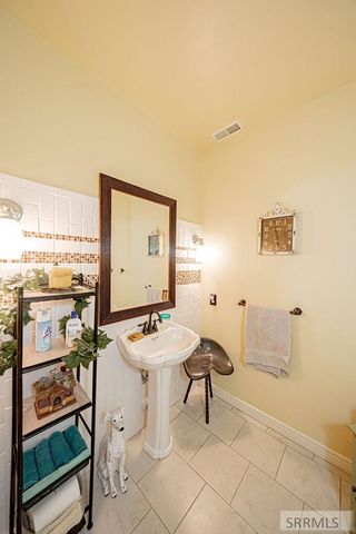 147 N 100 W, Blackfoot, ID 83221