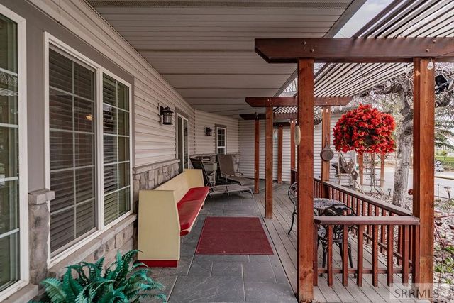 147 N 100 W, Blackfoot, ID 83221