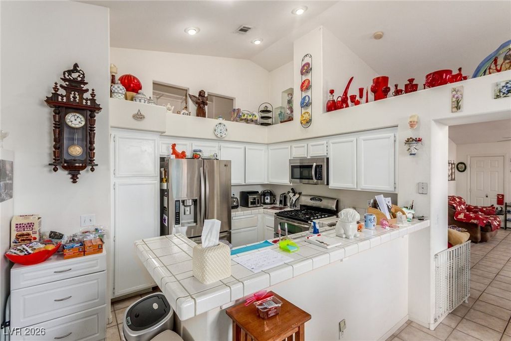 Image 11 of property listing at 1812 Nevada Falls Court, Las Vegas, NV 89134