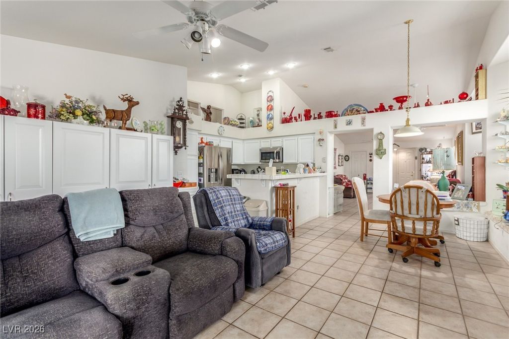 Image 5 of property listing at 1812 Nevada Falls Court, Las Vegas, NV 89134