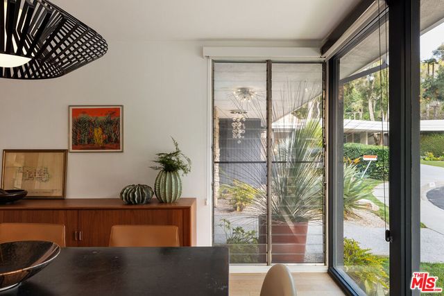 16045 Royal Mount Drive, Encino, CA 91436