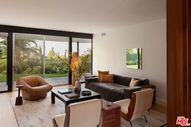 16045 Royal Mount Drive, Encino, CA 91436