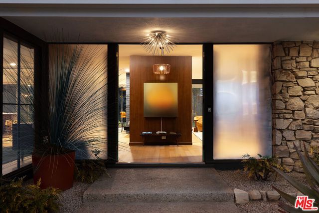 16045 Royal Mount Drive, Encino, CA 91436