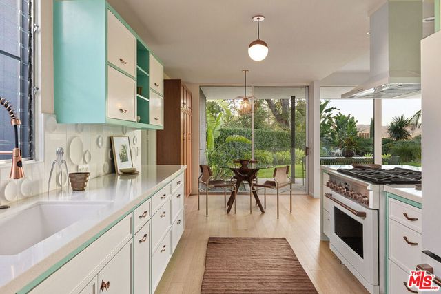 16045 Royal Mount Drive, Encino, CA 91436