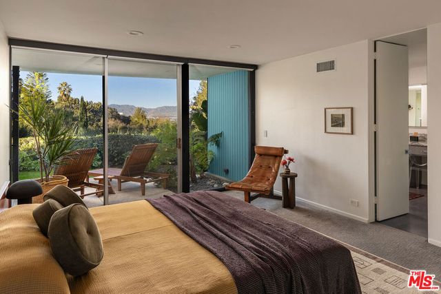 16045 Royal Mount Drive, Encino, CA 91436