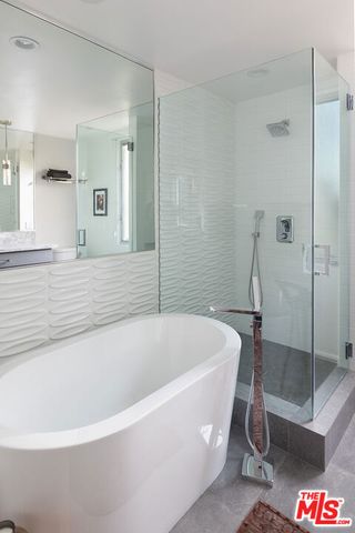 16045 Royal Mount Drive, Encino, CA 91436