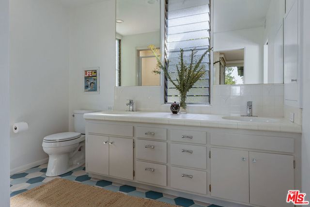 16045 Royal Mount Drive, Encino, CA 91436