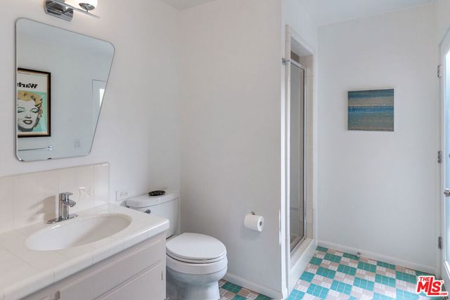 16045 Royal Mount Drive, Encino, CA 91436