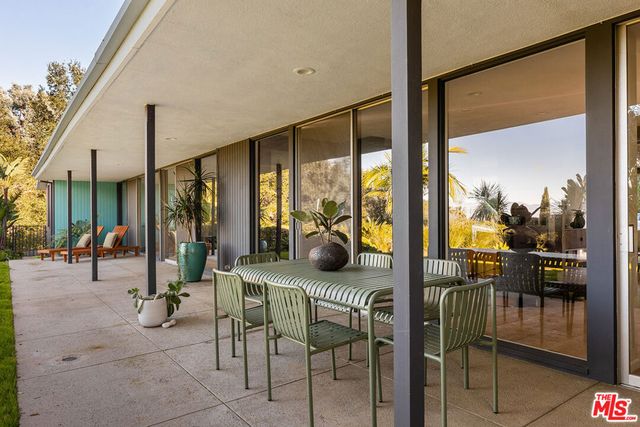 16045 Royal Mount Drive, Encino, CA 91436