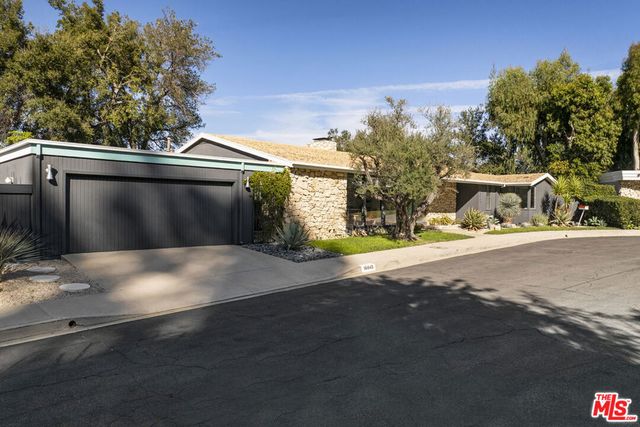 16045 Royal Mount Drive, Encino, CA 91436