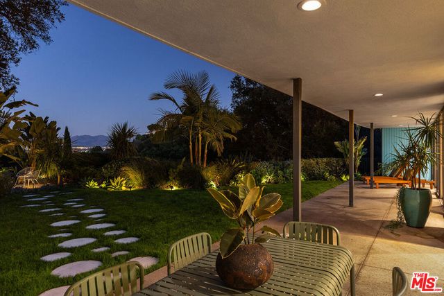 16045 Royal Mount Drive, Encino, CA 91436