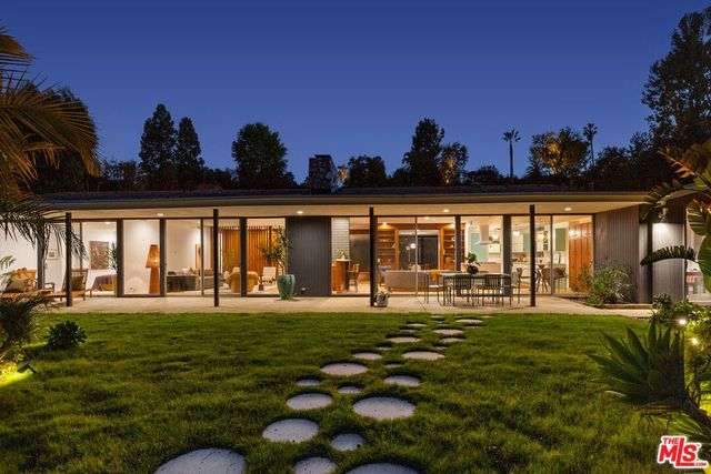 16045 Royal Mount Drive, Encino, CA 91436