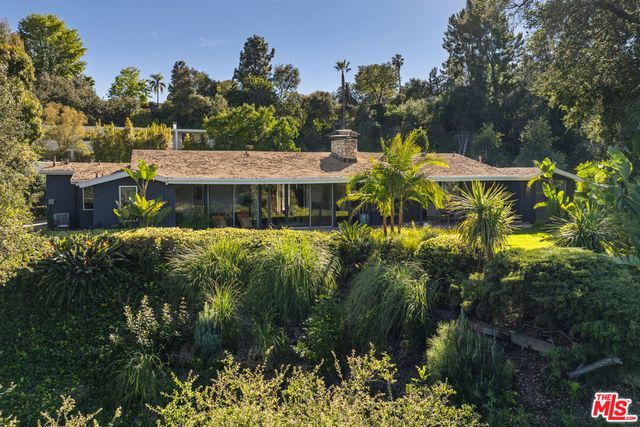 16045 Royal Mount Drive, Encino, CA 91436