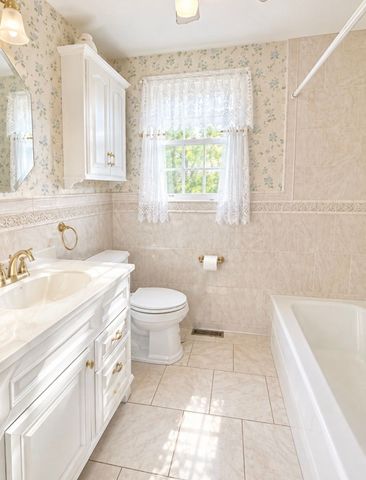 5 Tyson Rd, Franklin, MA 02038