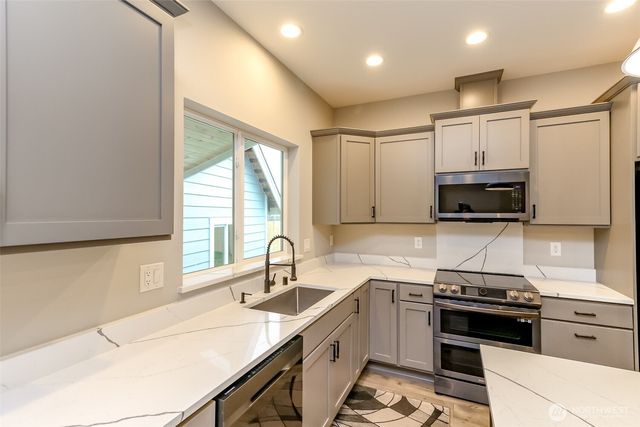161 Coal Avenue, Carbonado, WA 98323
