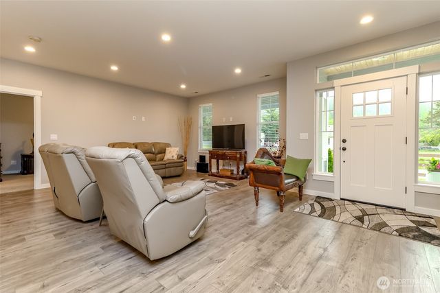 161 Coal Avenue, Carbonado, WA 98323