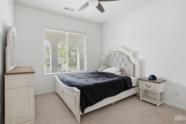 12504 Knights Bridge Place, Bakersfield, CA 93312