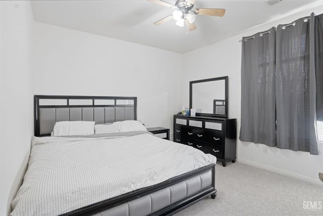 12504 Knights Bridge Place, Bakersfield, CA 93312