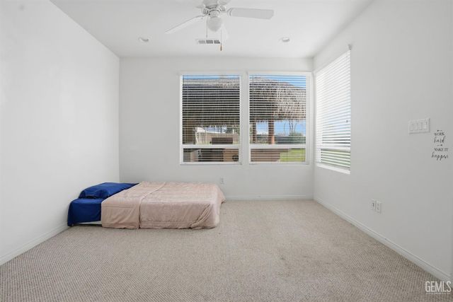 12504 Knights Bridge Place, Bakersfield, CA 93312