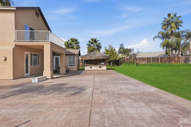 12504 Knights Bridge Place, Bakersfield, CA 93312