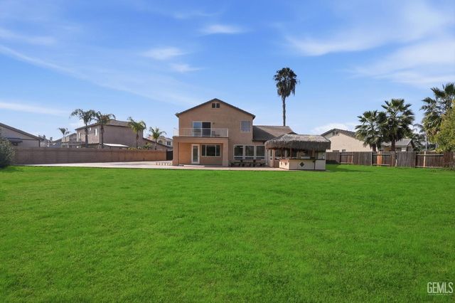 12504 Knights Bridge Place, Bakersfield, CA 93312