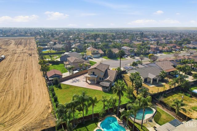 12504 Knights Bridge Place, Bakersfield, CA 93312