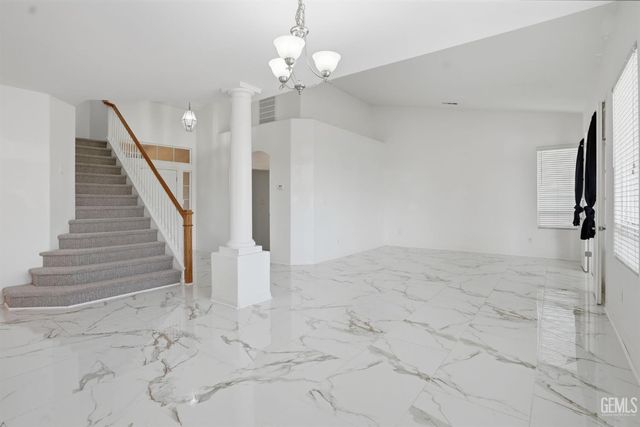 12504 Knights Bridge Place, Bakersfield, CA 93312