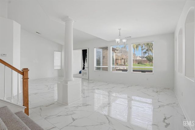 12504 Knights Bridge Place, Bakersfield, CA 93312